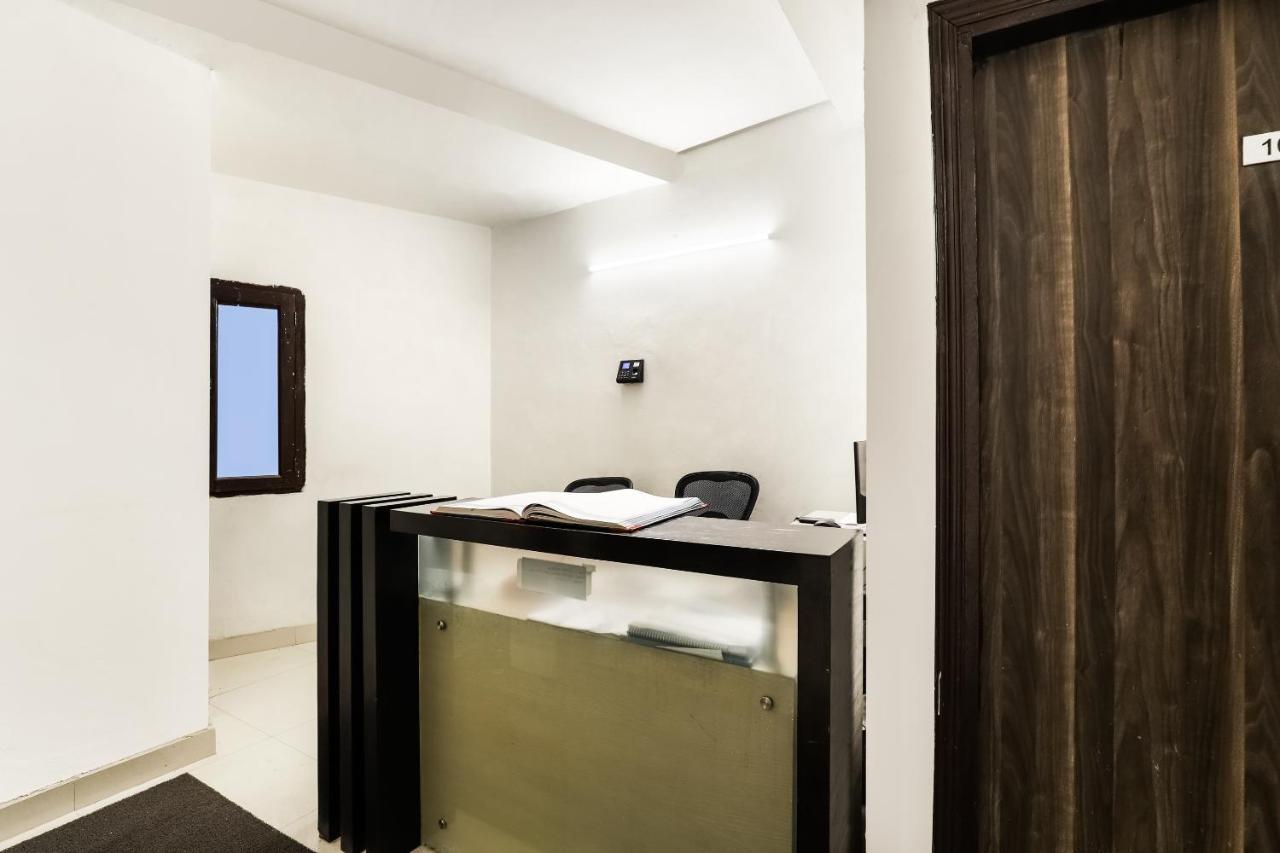 Oyo Flagship 76030 Ashok Park Metro Inn Neu-Delhi Exterior foto