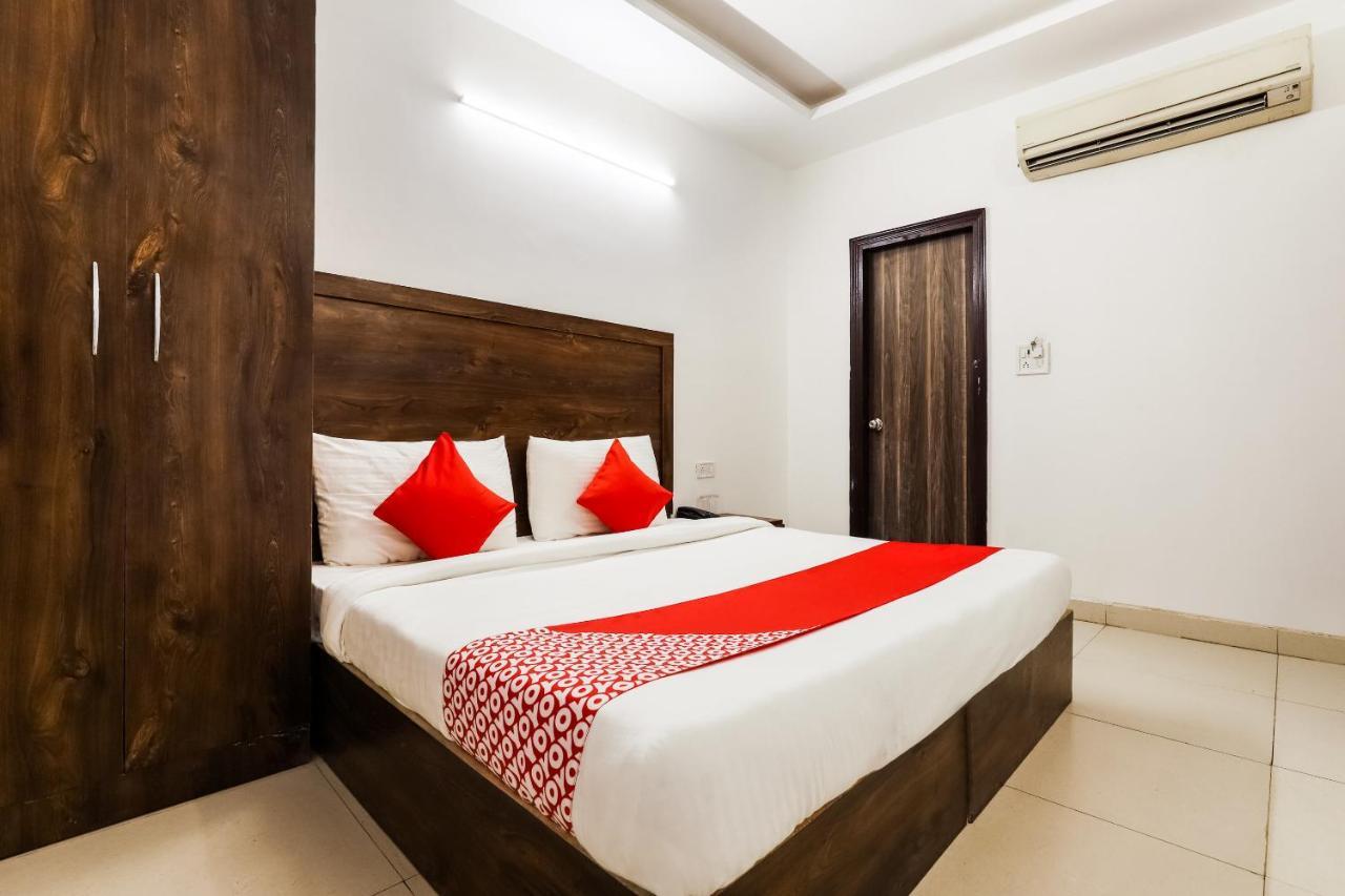 Oyo Flagship 76030 Ashok Park Metro Inn Neu-Delhi Exterior foto