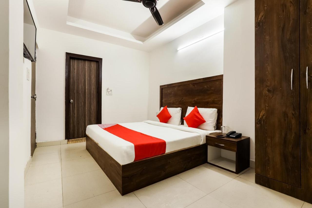 Oyo Flagship 76030 Ashok Park Metro Inn Neu-Delhi Exterior foto