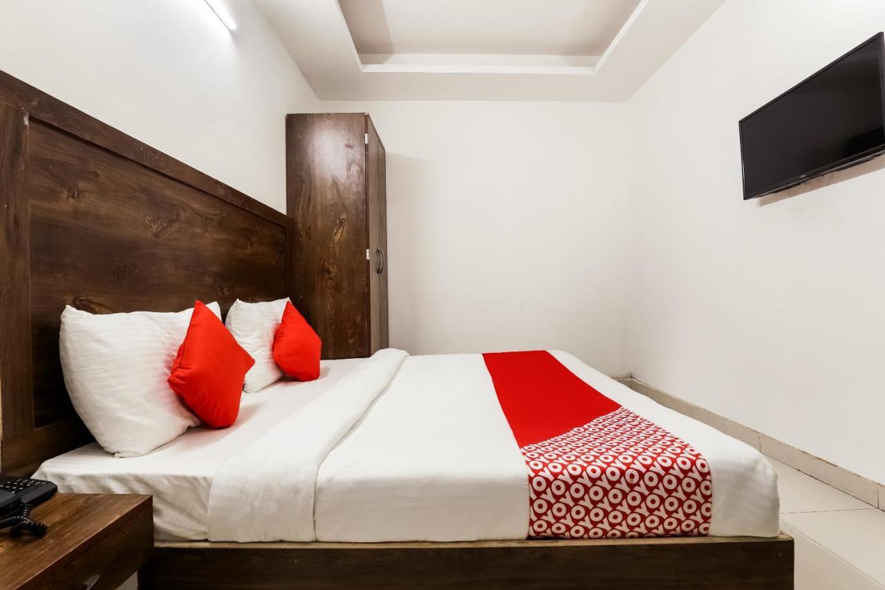 Oyo Flagship 76030 Ashok Park Metro Inn Neu-Delhi Exterior foto