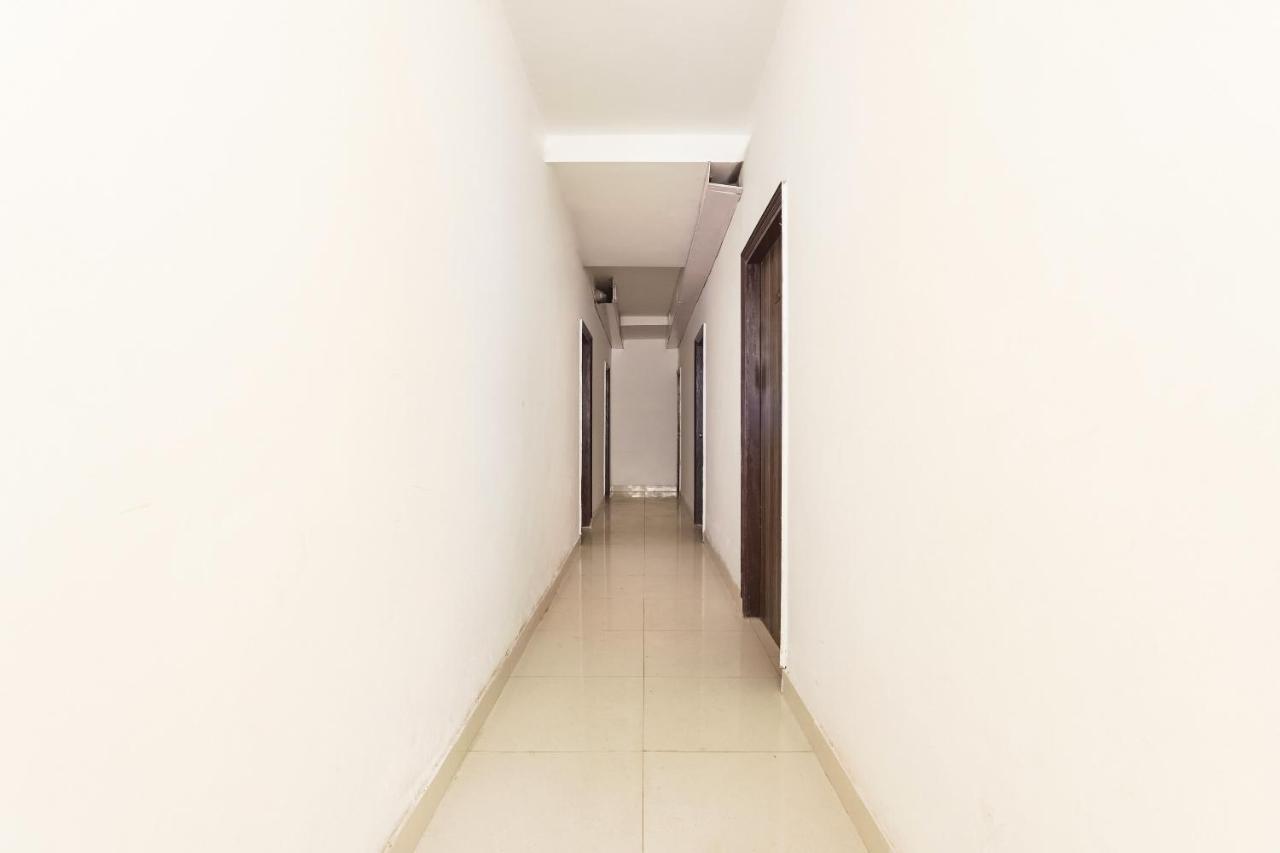 Oyo Flagship 76030 Ashok Park Metro Inn Neu-Delhi Exterior foto